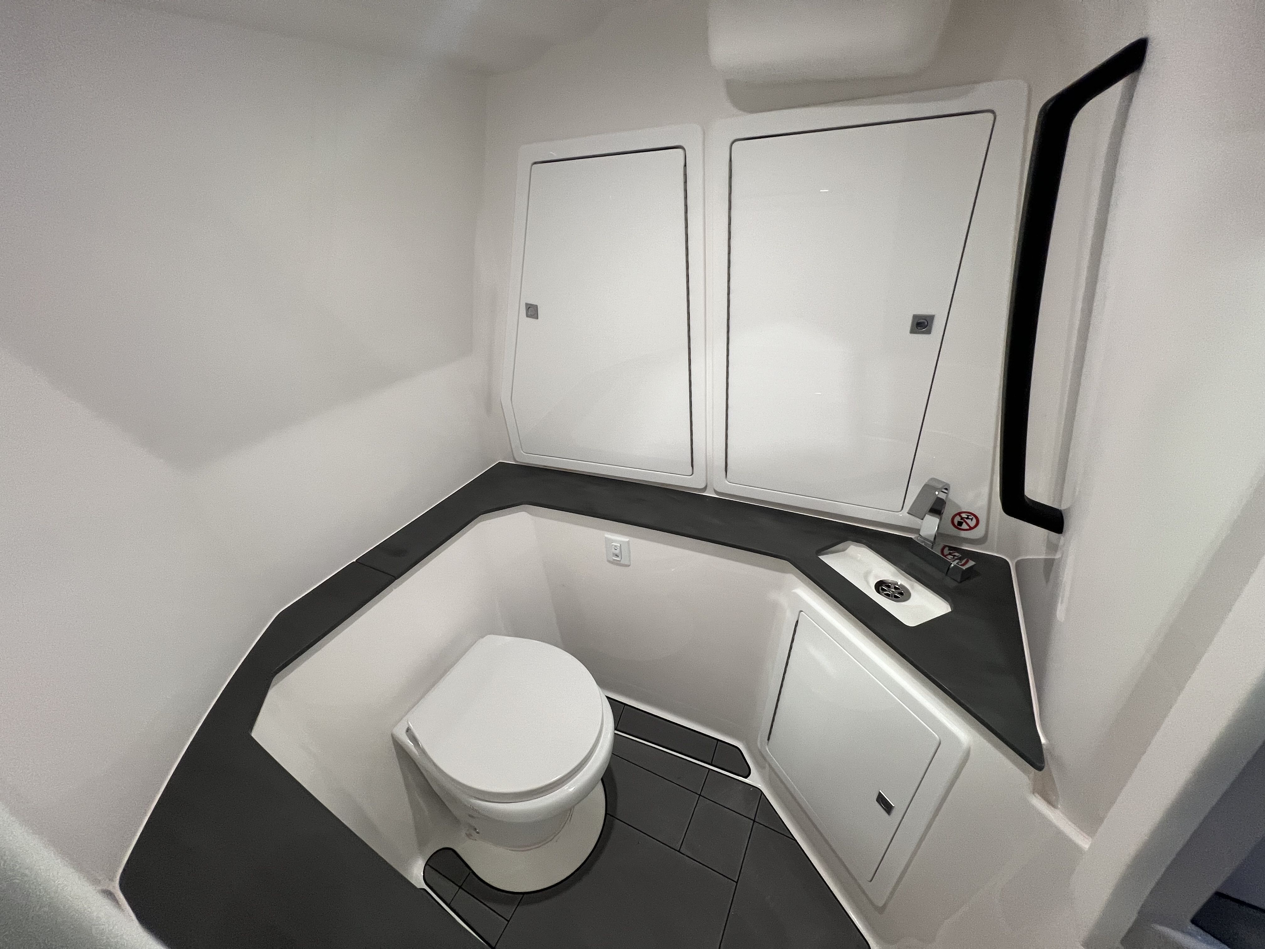 2024 Aviara AV32 Image Thumbnail #31