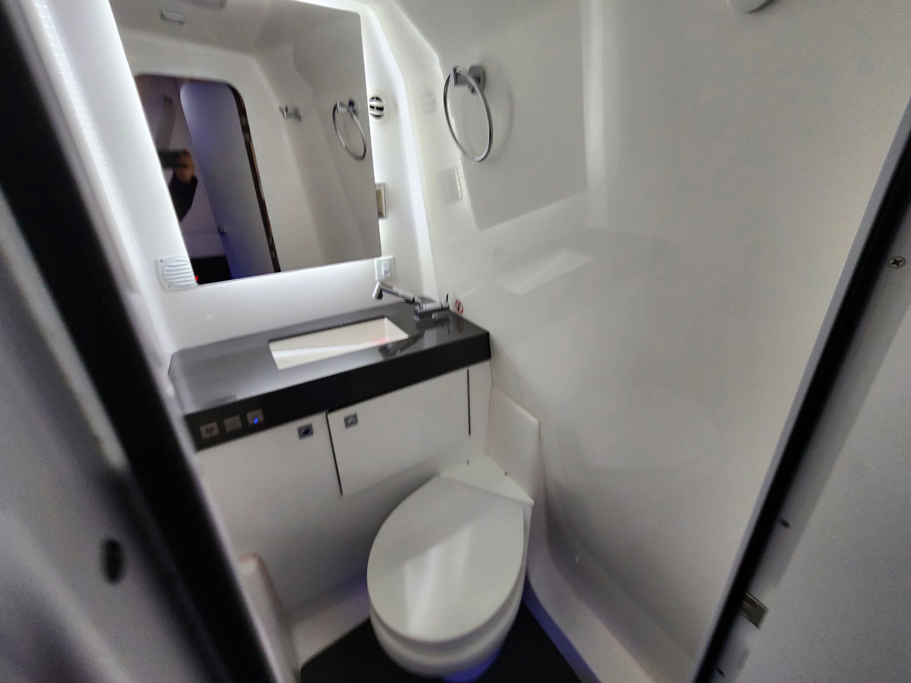 2024 Aviara AV40 Image Thumbnail #31