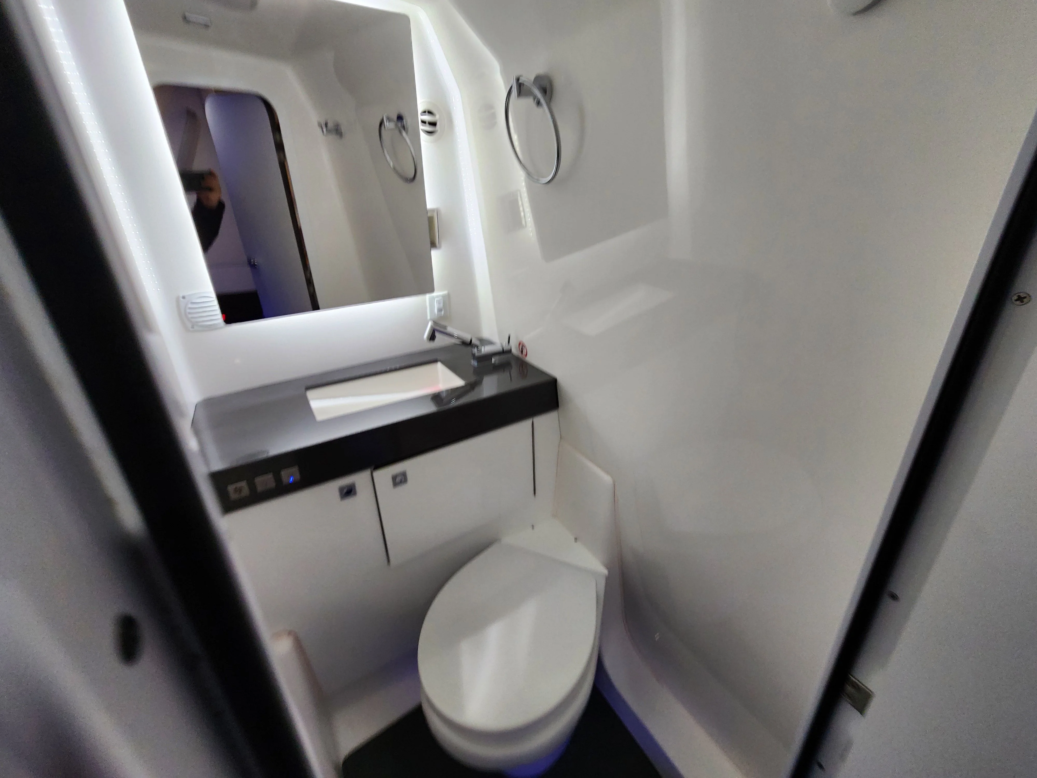 2024 Aviara AV40 Image Thumbnail #31