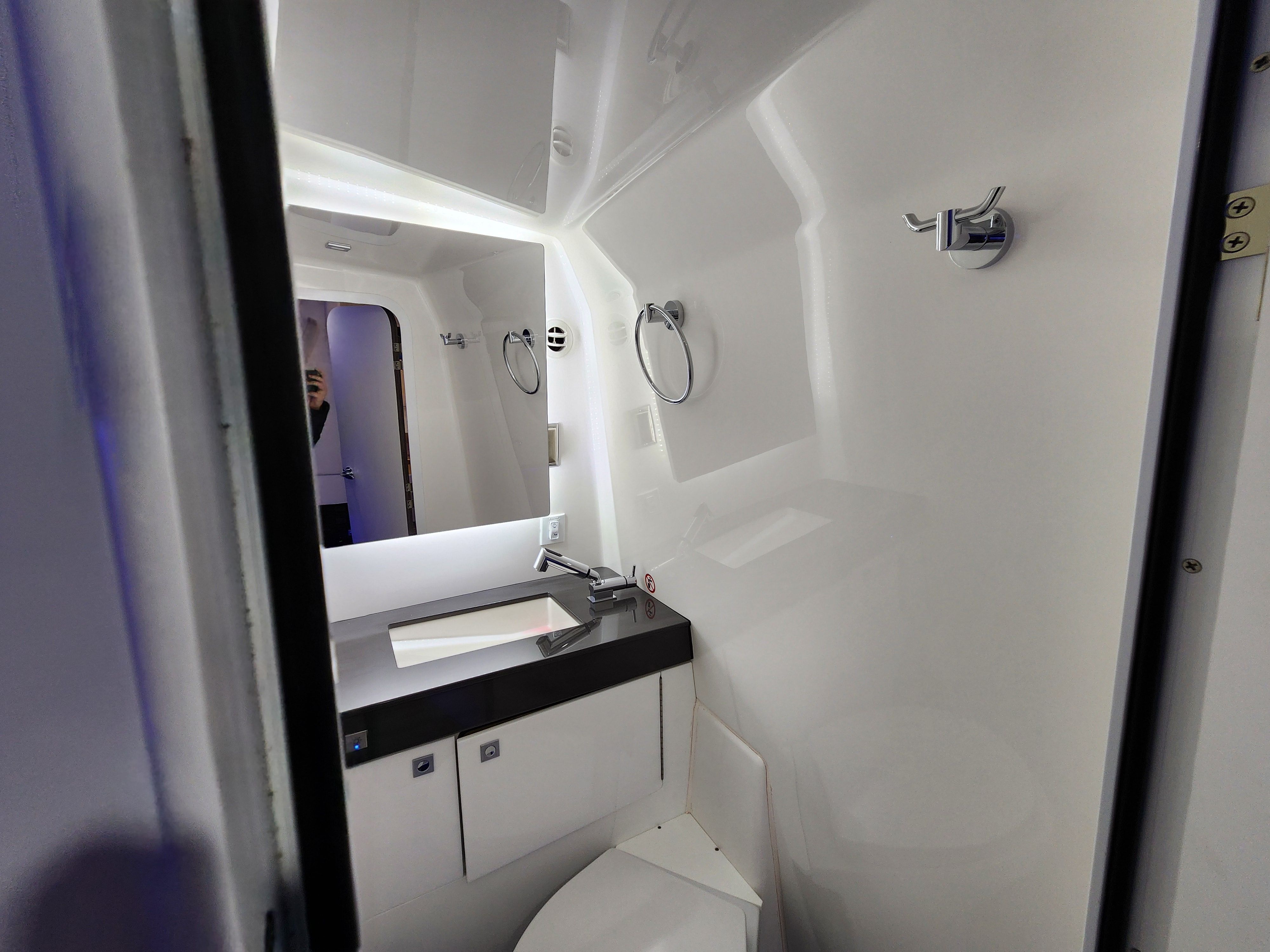 2024 Aviara AV40 Image Thumbnail #32