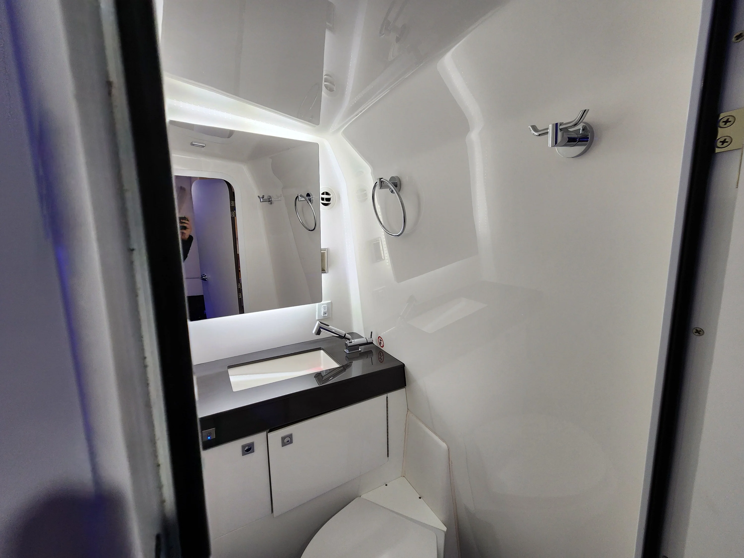 2024 Aviara AV40 Image Thumbnail #32