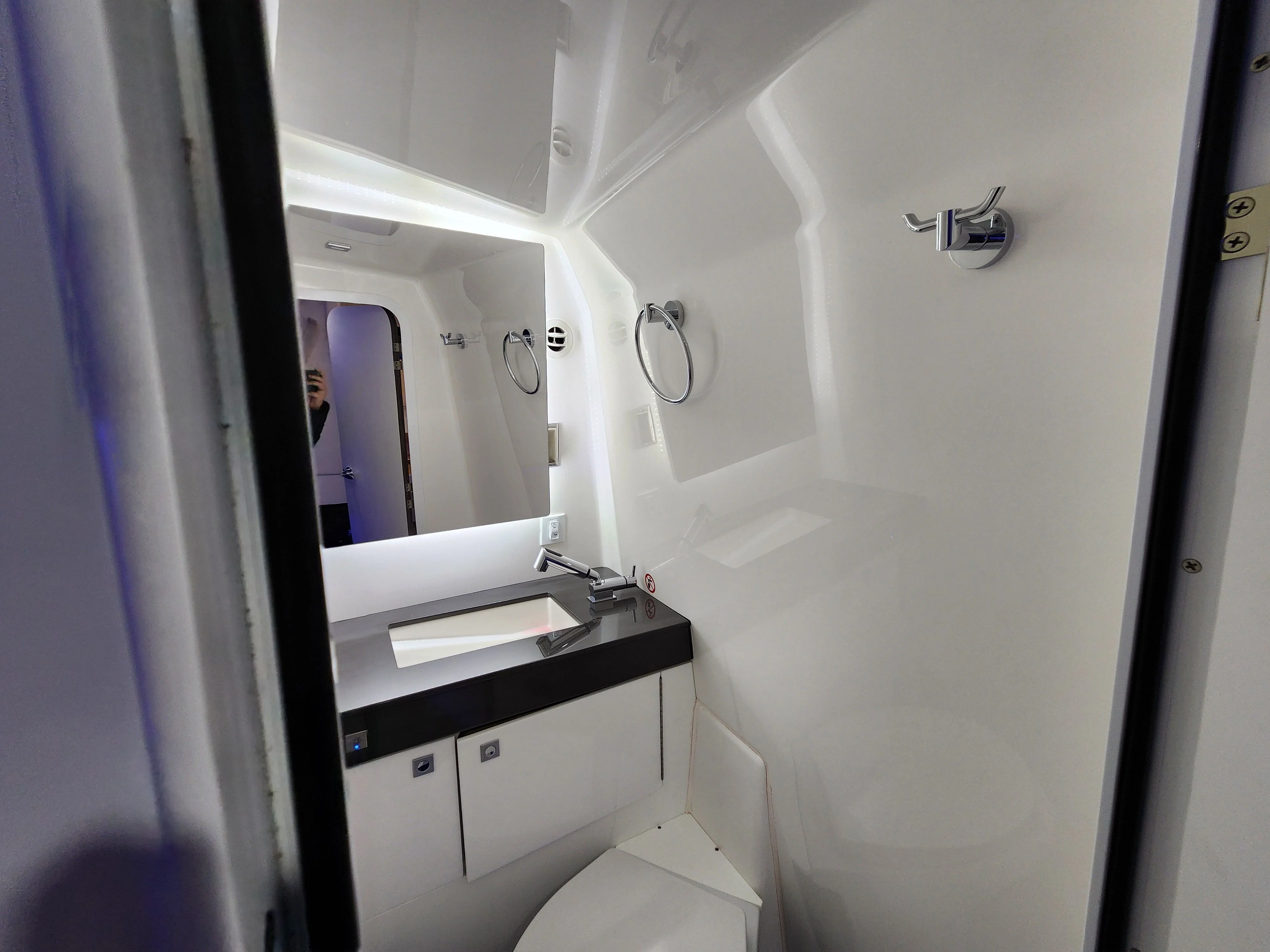 2024 Aviara AV40 Image Thumbnail #32