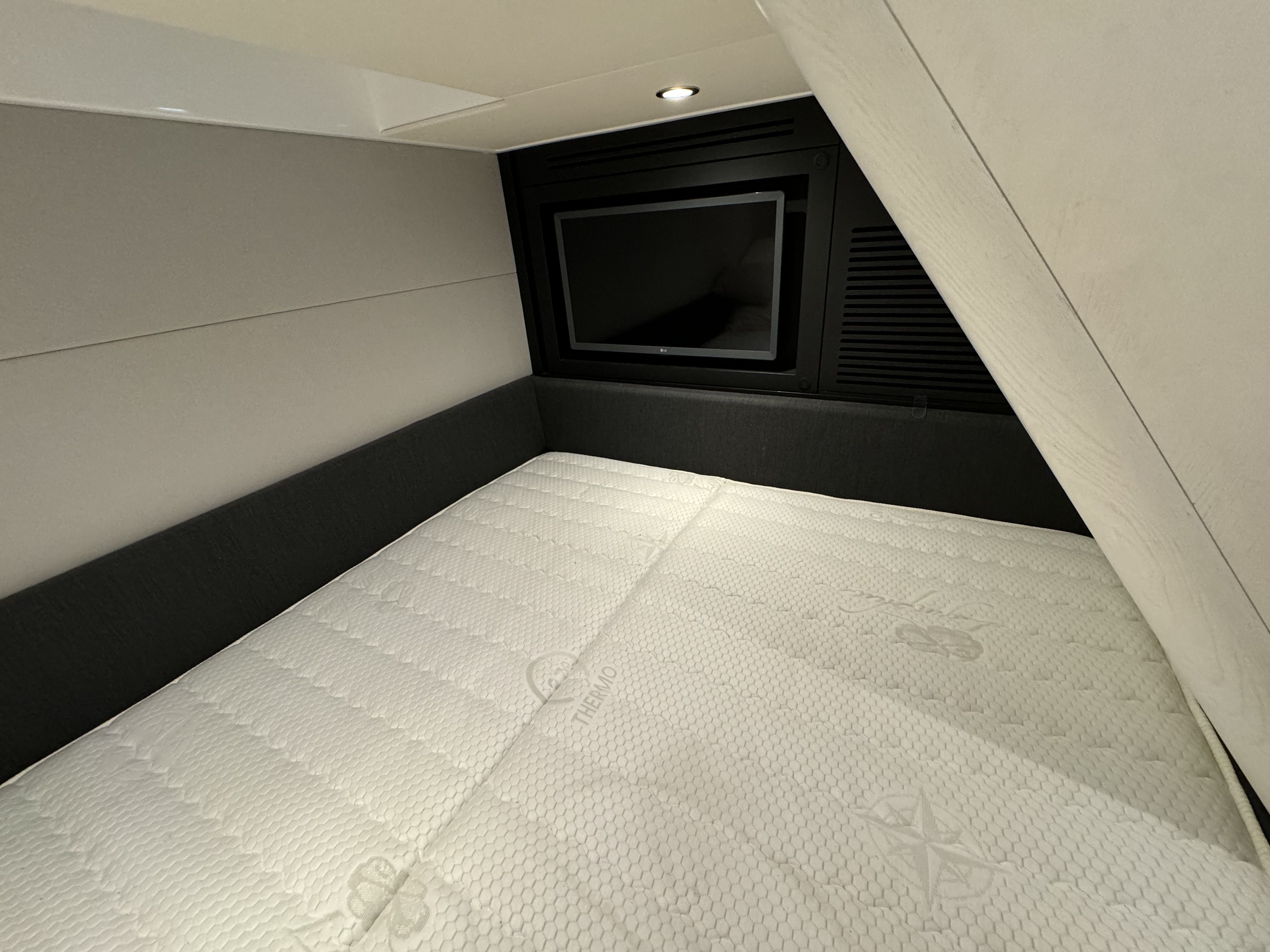2024 Azimut
                                                             42VERVE Image Thumbnail #41