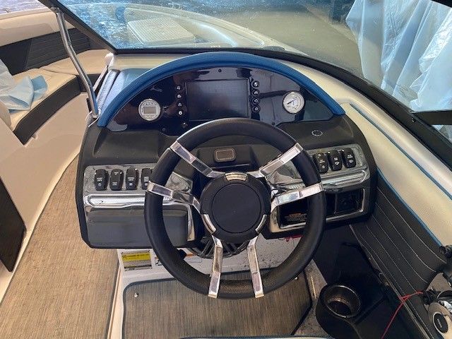 2016 Regal
                                                             2100 SURF Image Thumbnail #16