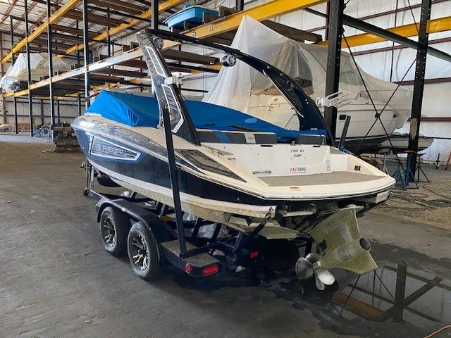 2016 Regal 2100 SURF Image Thumbnail #3