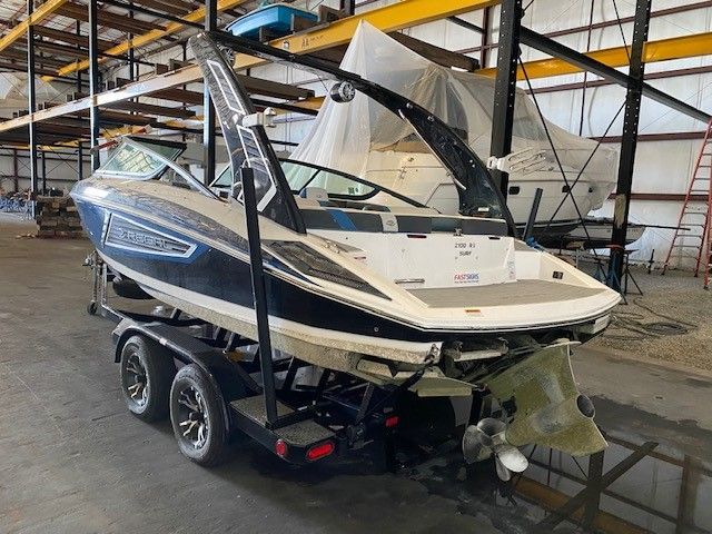 2016 Regal 2100 SURF Image Thumbnail #4