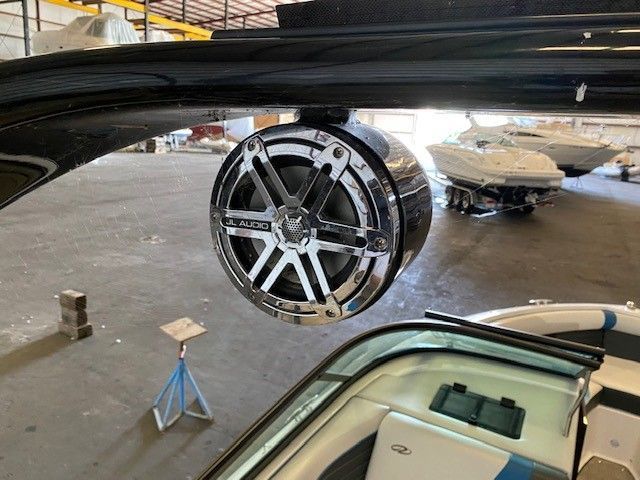 2016 Regal 2100 SURF Image Thumbnail #5