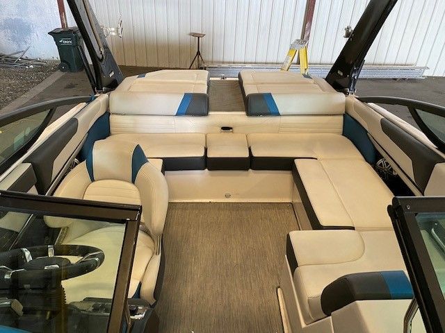 2016 Regal 2100 SURF Image Thumbnail #9