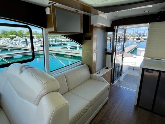 2016 Cruisers Yachts
                                                             45 CANTIUS Image Thumbnail #13