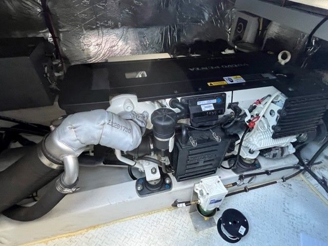 2016 Cruisers Yachts
                                                             45 CANTIUS Image Thumbnail #24