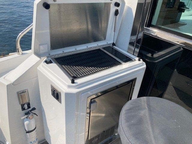 2018 Cruisers Yachts
                                                             54 CANTIUS Image Thumbnail #7