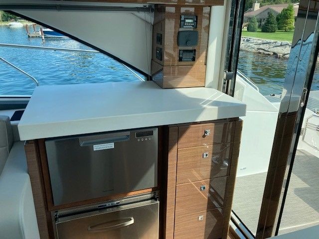 2018 Cruisers Yachts
                                                             54 CANTIUS Image Thumbnail #13