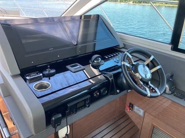 2018 Cruisers Yachts
                                                             54 CANTIUS Image Thumbnail #14