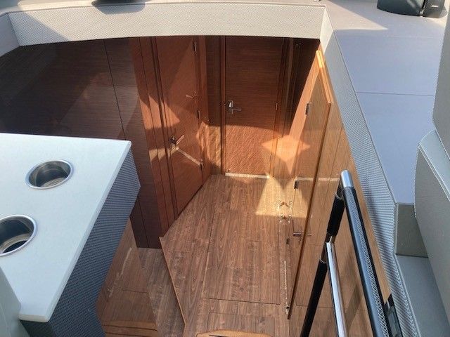 2018 Cruisers Yachts
                                                             54 CANTIUS Image Thumbnail #17