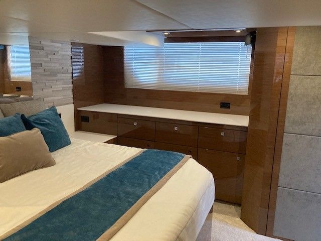 2018 Cruisers Yachts
                                                             54 CANTIUS Image Thumbnail #21