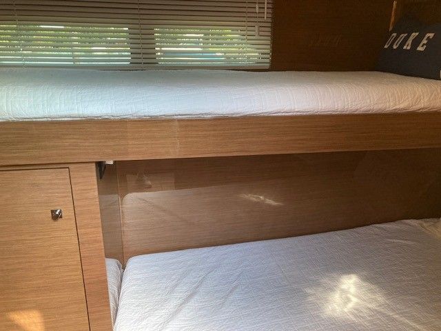 2018 Cruisers Yachts
                                                             54 CANTIUS Image Thumbnail #25
