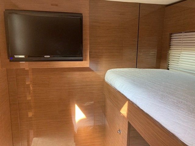2018 Cruisers Yachts
                                                             54 CANTIUS Image Thumbnail #26