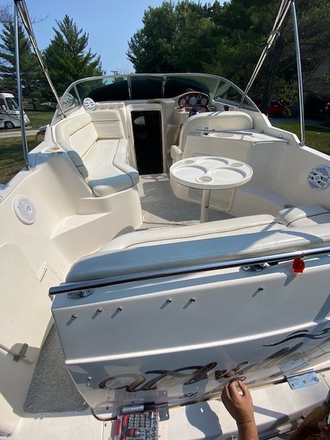 2003 Rinker
                                                             250 FIESTA VEE Image Thumbnail #9
