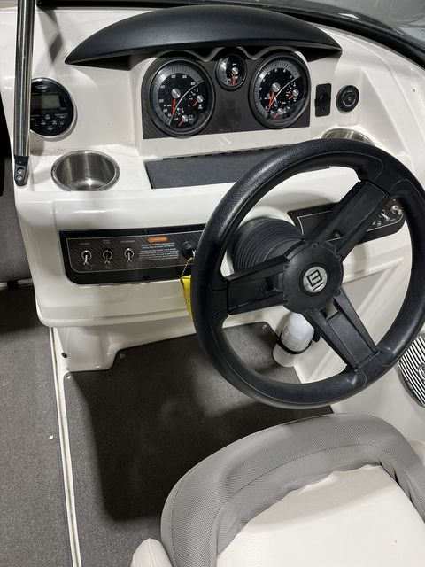 2016 Bayliner
                                                             215 Image Thumbnail #2