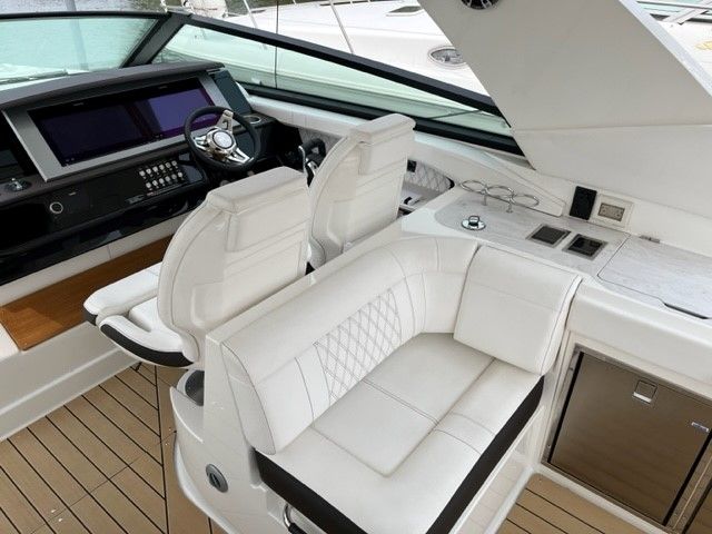 2022 Sea Ray
                                                             400 SLX Image Thumbnail #12