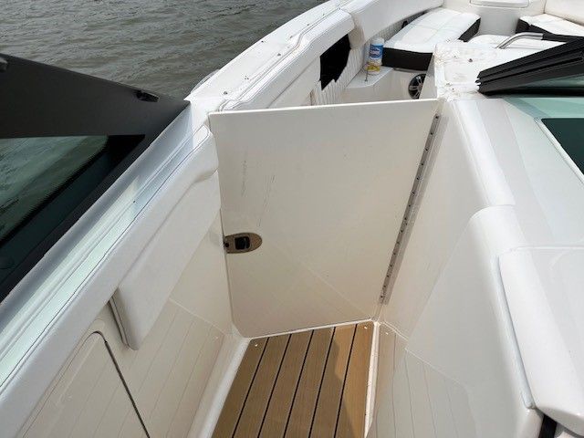2022 Sea Ray
                                                             400 SLX Image Thumbnail #21