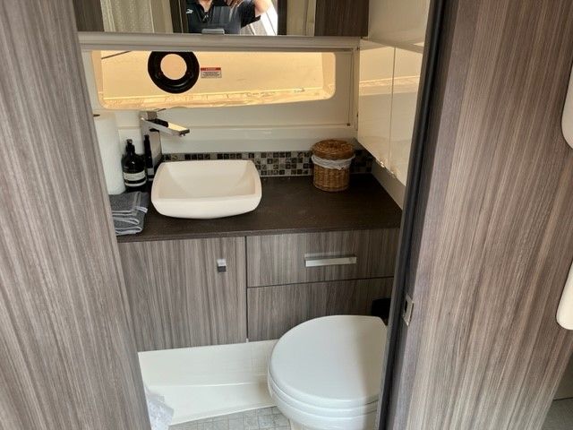 2022 Sea Ray
                                                             400 SLX Image Thumbnail #33