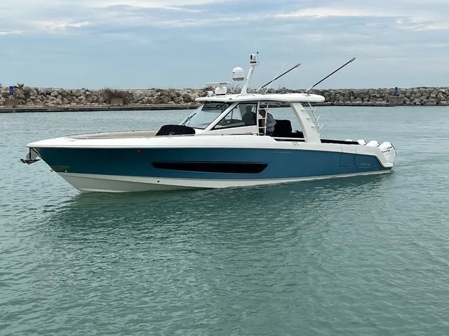 2021 Boston Whaler 420 OUTRAGE Image Thumbnail #2