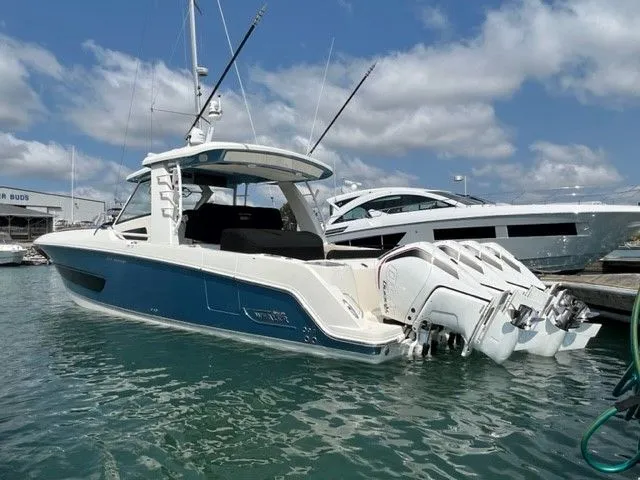 2021 Boston Whaler 420 OUTRAGE Image Thumbnail #3