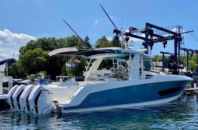 2021 Boston Whaler 420 OUTRAGE Image Thumbnail #1
