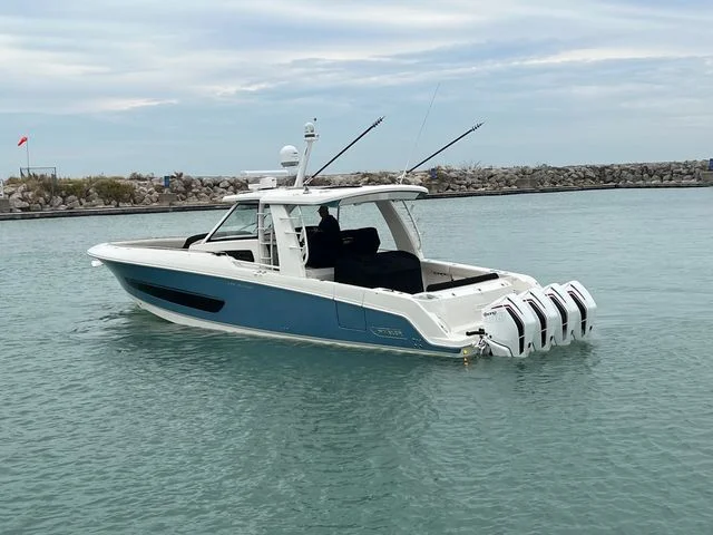 2021 Boston Whaler 420 OUTRAGE Image Thumbnail #5
