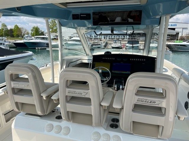 2021 Boston Whaler 420 OUTRAGE Image Thumbnail #27