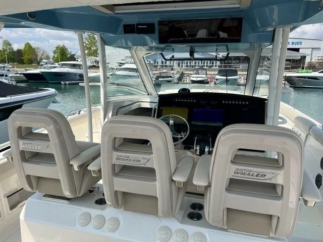2021 Boston Whaler 420 OUTRAGE Image Thumbnail #27