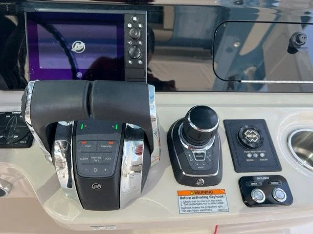 2021 Boston Whaler 420 OUTRAGE Image Thumbnail #33