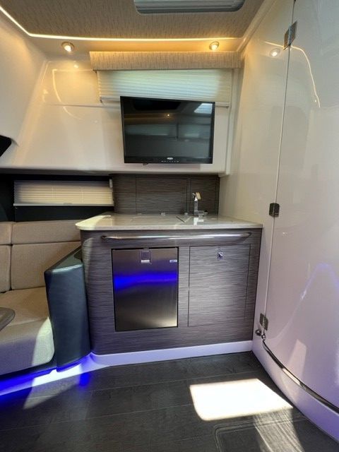 2021 Boston Whaler 420 OUTRAGE Image Thumbnail #45