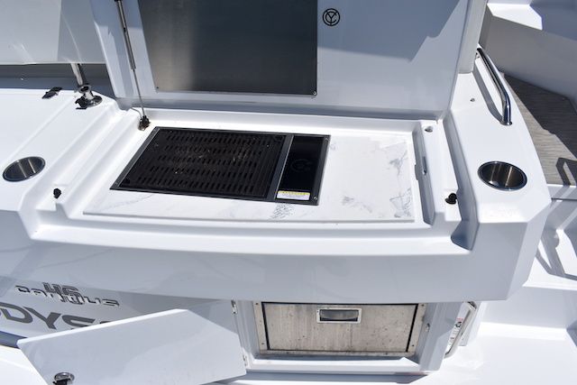 2021 Cruisers Yachts
                                                             46 CANTIUS Image Thumbnail #14