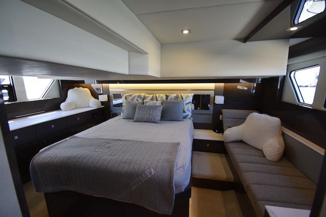 2021 Cruisers Yachts
                                                             46 CANTIUS Image Thumbnail #39