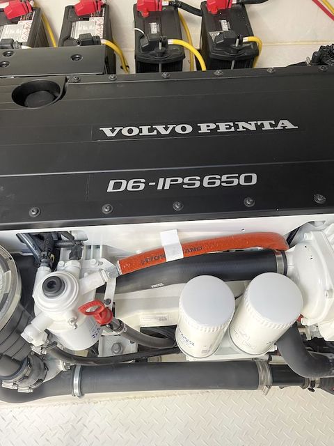 2021 Cruisers Yachts
                                                             46 CANTIUS Image Thumbnail #44