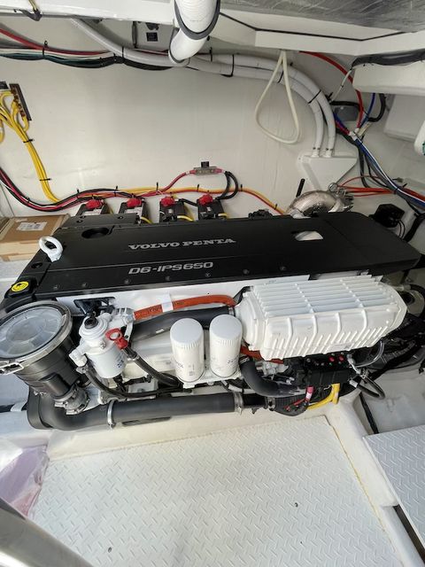 2021 Cruisers Yachts
                                                             46 CANTIUS Image Thumbnail #45
