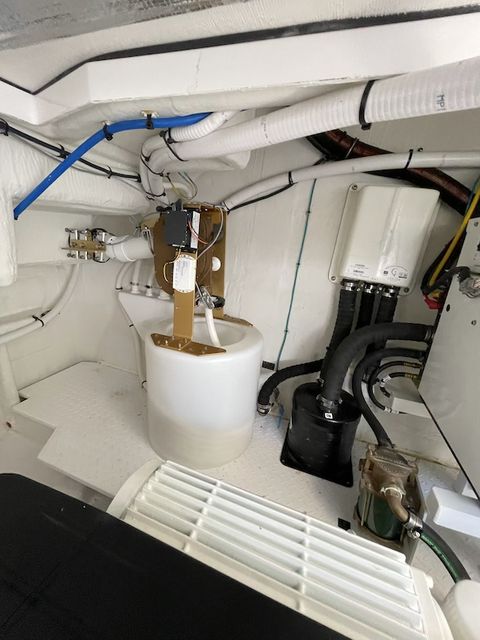 2021 Cruisers Yachts
                                                             46 CANTIUS Image Thumbnail #48