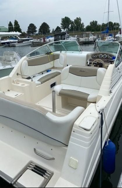 2000 Rinker 242 FIESTA VEE Image Thumbnail #8