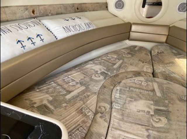 2000 Rinker 242 FIESTA VEE Image Thumbnail #12