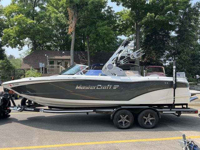 2019 Mastercraft
                                                             XT23 Image Thumbnail #0