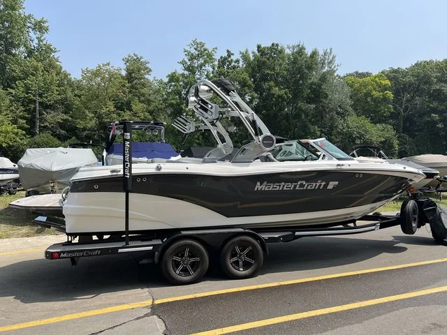 2019 Mastercraft XT23 Image Thumbnail #5