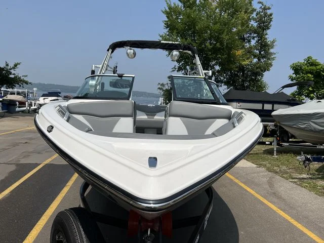 2019 Mastercraft XT23 Image Thumbnail #7