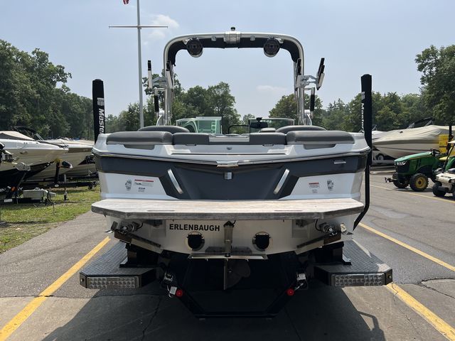 2019 Mastercraft XT23 Image Thumbnail #9