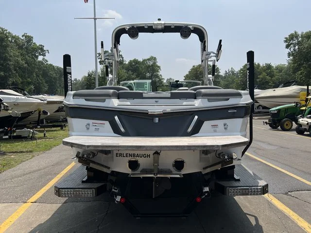 2019 Mastercraft XT23 Image Thumbnail #9