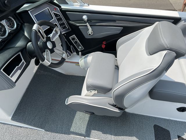 2019 Mastercraft XT23 Image Thumbnail #15