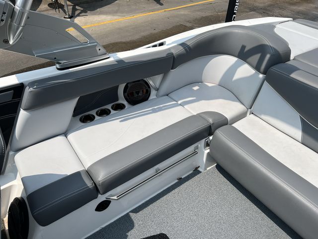 2019 Mastercraft XT23 Image Thumbnail #18