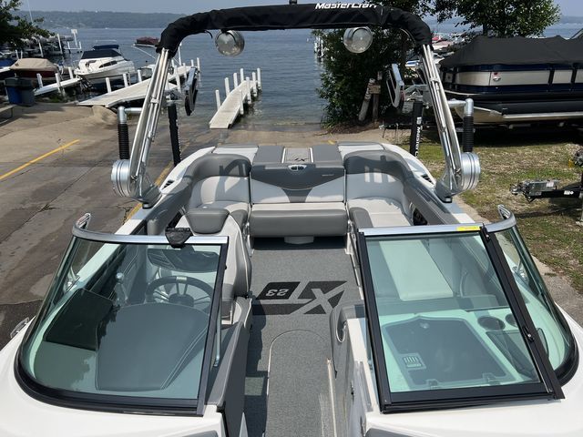 2019 Mastercraft XT23 Image Thumbnail #12