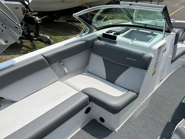 2019 Mastercraft XT23 Image Thumbnail #13